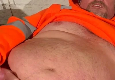 Hi Viz Chubby Bear Fucks Himself and Wanks off