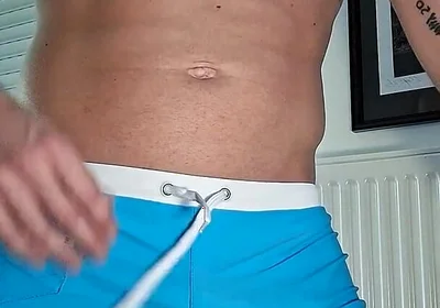 I Masturbate in My Swimsuit