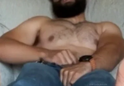 Foot POV Bearded Muscle Bloke Squirts Cum on Himself
