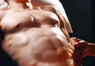 Aussie Muscular Hunk Big Dick Got Edged