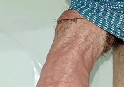 I Enjoy Piss in Bathroom, Big Cock and Veniza