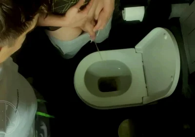 Amateur Boys Peeing Together