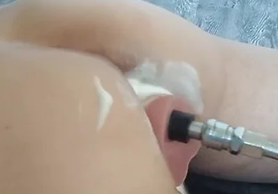 Quick Butt Drilling By The Ladies In Chat Before Bed