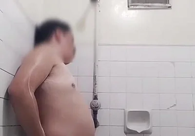 A Handsome Pinoy Masturbating Before a Shower.