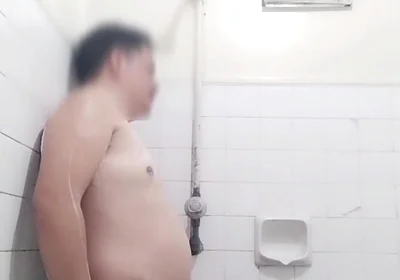 A Handsome Pinoy Masturbating Before a Shower.
