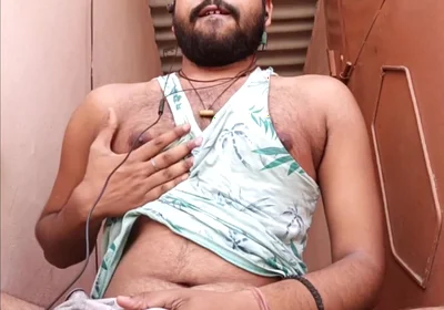 A Hot Bhabhi Has Working in Kitchen Has Grab by a Horny Man and Ismaatdeva Has Fully Feel That Orgasm