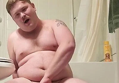 Bottom Rides Dildo And Gets Verbal