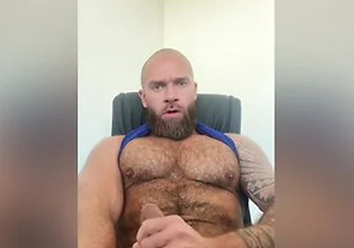 Big Muscle Bear Jerking And