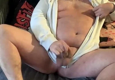 Fat Stepdaddy Wanks off in a Hoodie