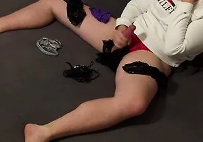 Crossdresser Wearing And Jerking In Stepmoms Panties