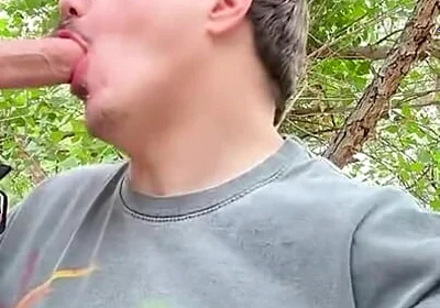 Quick Outdoor Blowjob