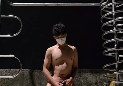 Longing to Be Seen, Plays Naked in the Street