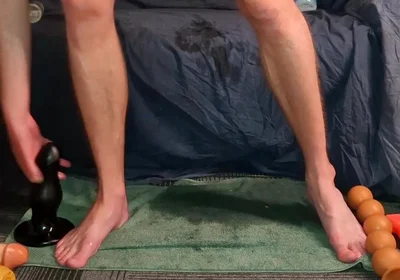 Hot Gay Twink Riding Multiple Huge Dildo's and Has Pissing Orgasms