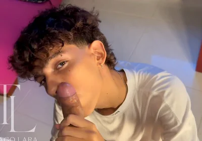 The Twink Delivery Man Warmed Me up and I Had to Put Him to Suck My Cock