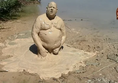 Mudbath in Creamy, Light Mud - Like Vanilla Pudding