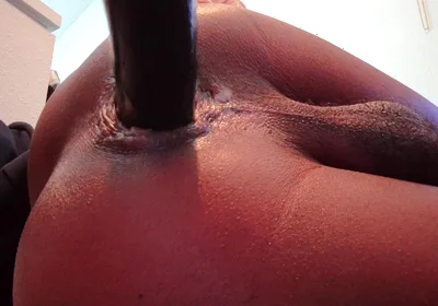 Bubblebutt Takes Dildo