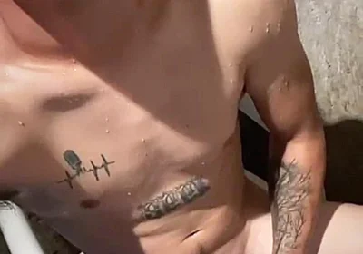 Again the Mayate of My Neighbor Shows Me What I'm Going to Eat