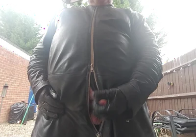 Wanking Outside