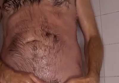 Sexy Dilf in the Shower Close up Cum Playing with Belly Button - Rockardglans 208