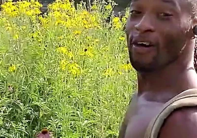 Kenniejai Walks Nude by the River in Chicago and Gets Caught