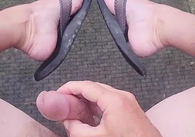 Cumming in Flip Flops Outside