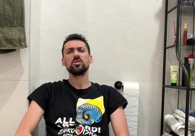 Hot Stepdaddy Jerking off Like Crazy in Public Bathroom