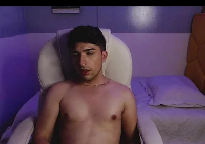 Masturbating and Cumming on Webcam While Meeting Random People Around the World
