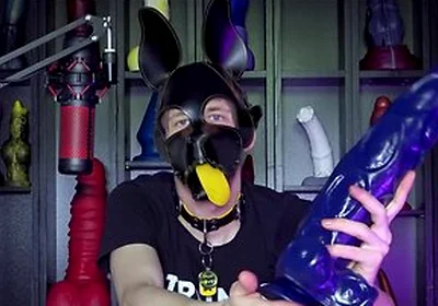 Dildo Unboxing: Luca Xl - Crackstuffers With Puppy Davey