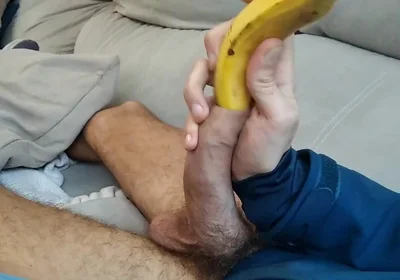 Bored Amateur Pig Grabs a Banana, Juice with His Foreskin, Very Hot Milk!