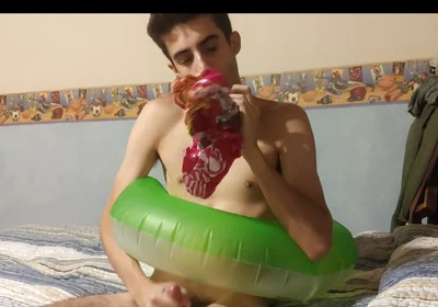 Blowing up and Surrounding by Many Inflatable Swimrings!
