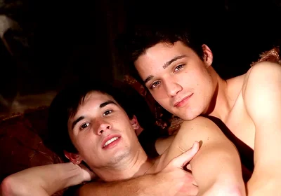 Krys Perez & Skyelr Bleu Chat While Cuddling in Bed