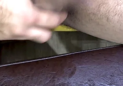 Straight Dom Karim Cums While Getting a Foot Massage