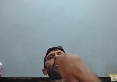 Straight Guy Jerks off in Close-up
