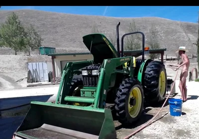Tractor Chaturbate Show