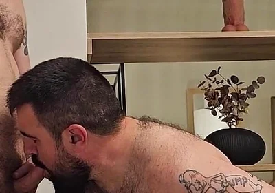 Hairy Bear Orgy Bareback-fucking a Chubby Hairy Guy