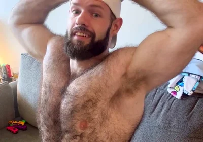Happy Sunday Gunday! Just a Bit of Flexing, Chest Beating and Chest Bouncing for You This Morning