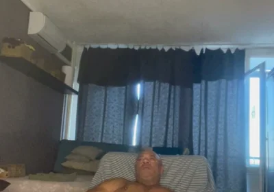 Bodybuilder Home Wank Alone