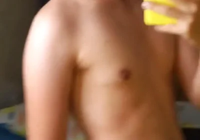 Curious Heterosexual Sending Nude Photos to His Gay Friend