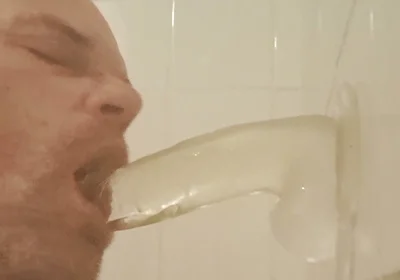 Sucking Round in the Bathroom