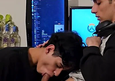I Wanted Dick So I Teased My Boyfriend While He Was Playing