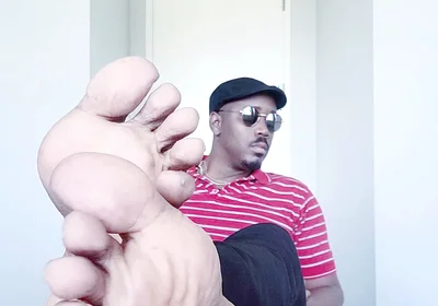 Male Soles in the Office (6) (2026)