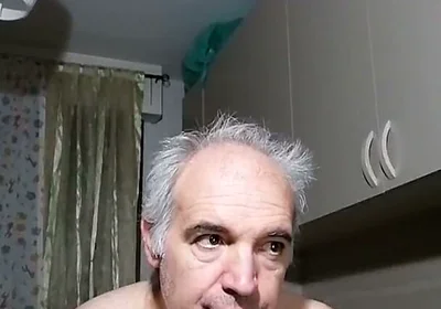 A Quick with a Big Cumshot as Soon as I Wake up Early in the Morning!