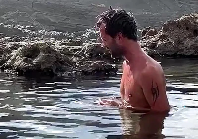 Natural Naked Bath Tim Blesh