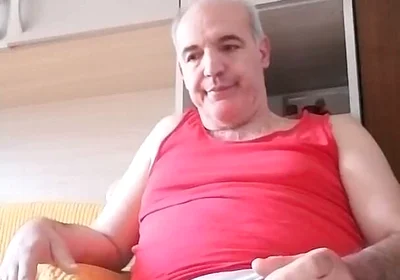 I Shower with My Piss and Masturbate My in Online Show