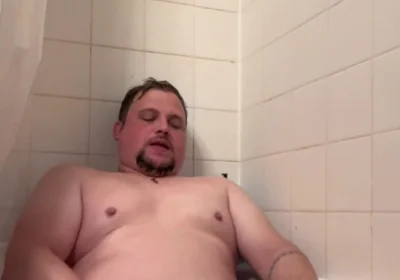 Cuming in My Bath Tube