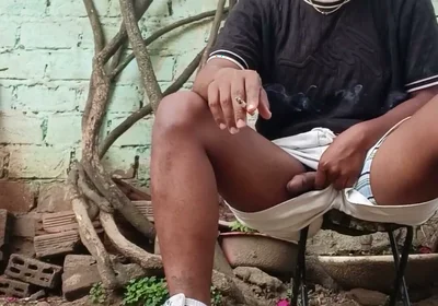 Amateur Bigdick Masturbates in the Street BBC