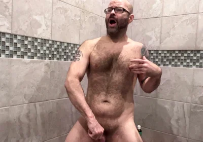 Stepdad Loves to Workout and Jerk off in Locker Room at the Gym Locker Room