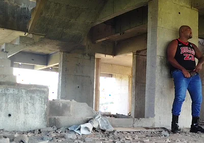 I Went to Pee at the Construction Site and Felt Like Getting up to Some Mischief.