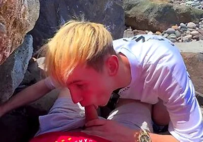 Predlozhil Prohozhemu Parnu Otsosat Chlen Za Dengi V Publichnom Meste