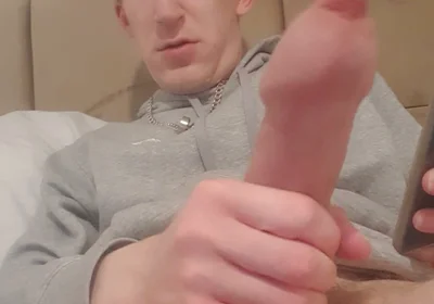 Collage Lad Wanking to Porn